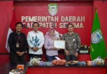 Bupati Seluma Terima Penghargaan Standar Layanan Publik dari Ombudsman Bengkulu